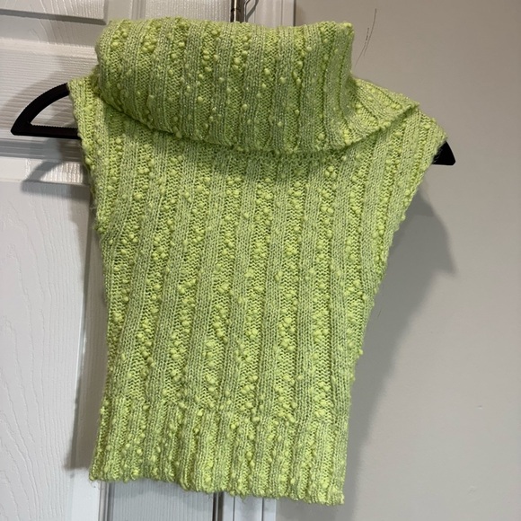 Silence + Noise Starlet Off-The-Shoulder Knit Top  in XS - Picture 2 of 10